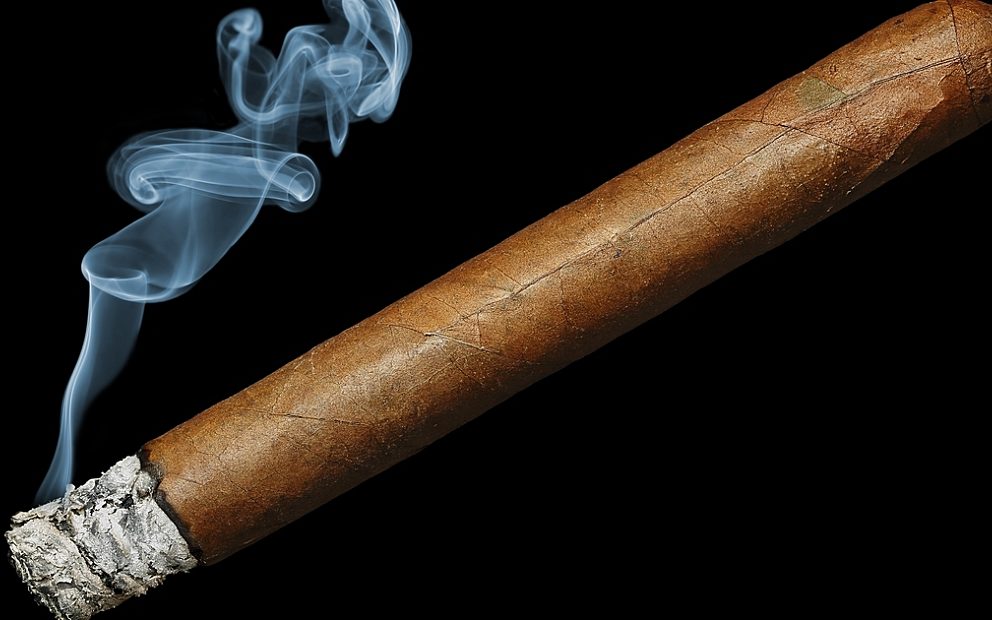 Impact of plain packaging extends to cigar and cigarillo smokers